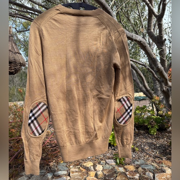 Burberry Women’s 100% Wool Beige Crewneck Sweater - Picture 2 of 5